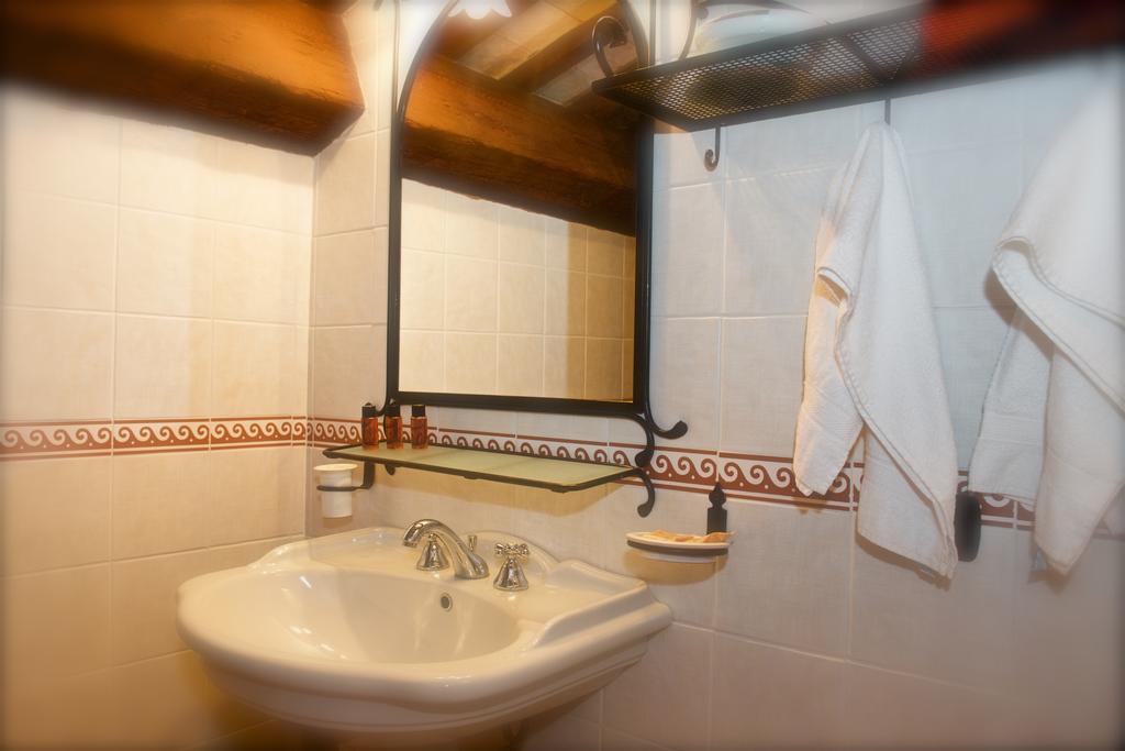Rosso Porpora Villa Colle Umberto  Luaran gambar
